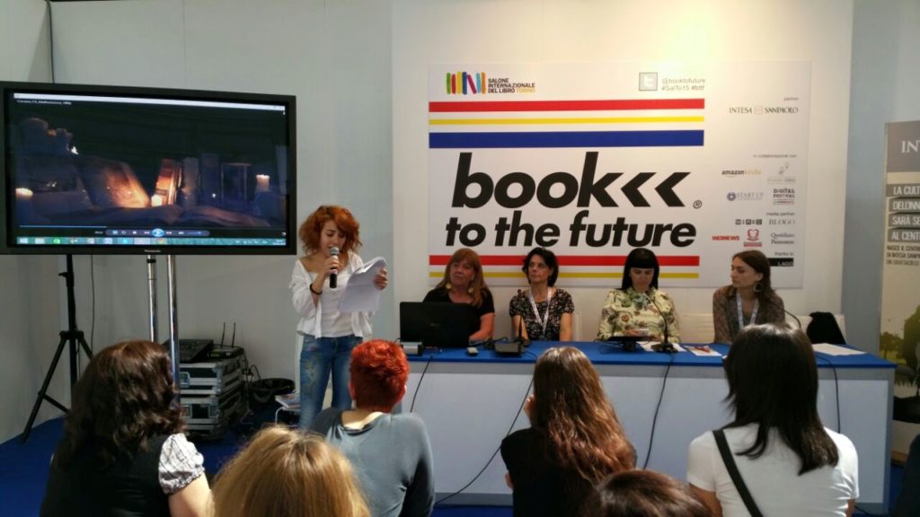 Elisabetta e Gabriella a un evento Book to the Future